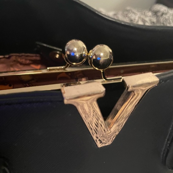 Lovely Purse 👜 - Picture 16 of 16